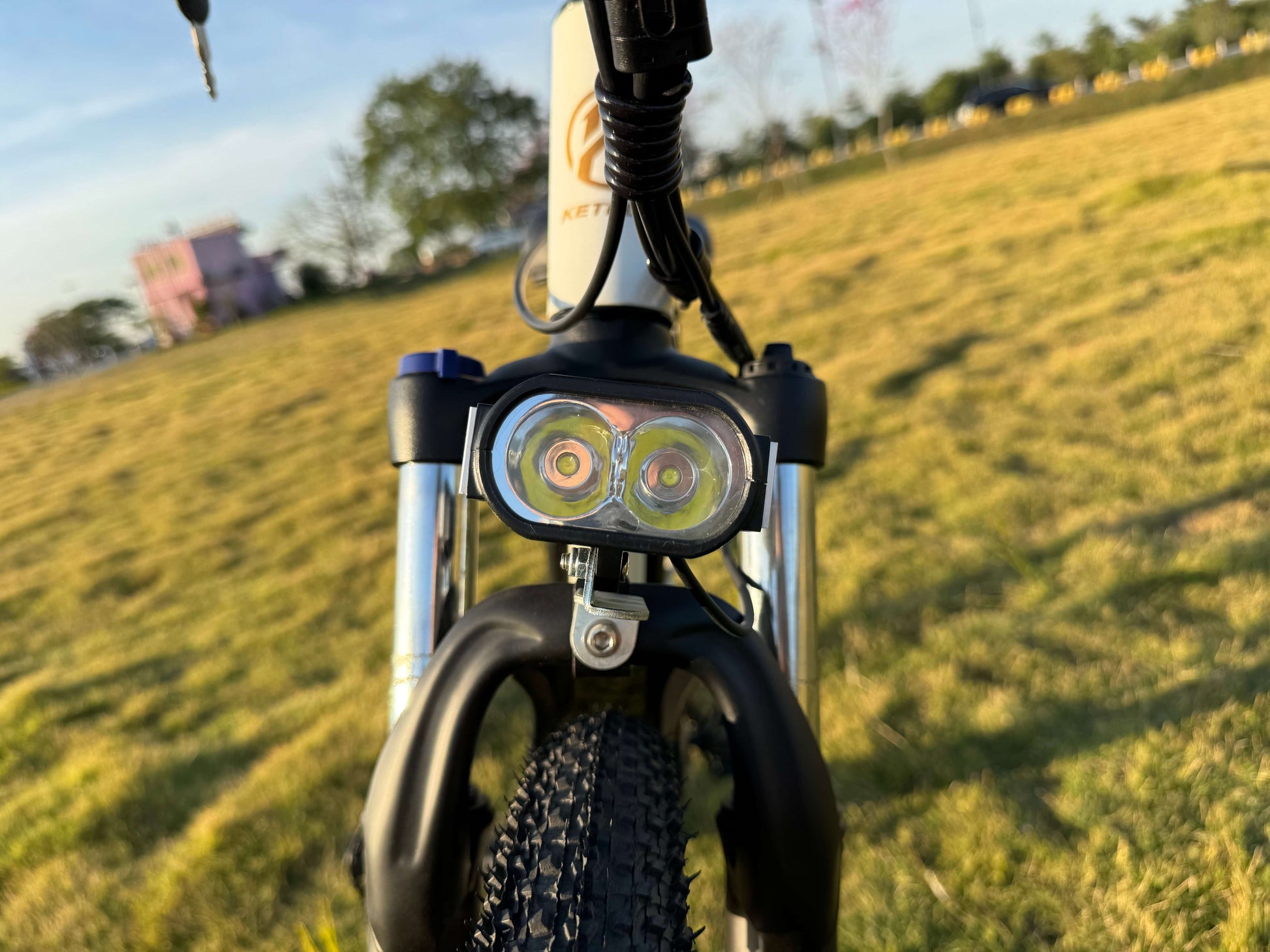 KETELES K820 headlight